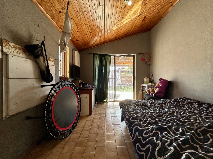 2 Bedroom Property for Sale in Fairfield Estate Western Cape